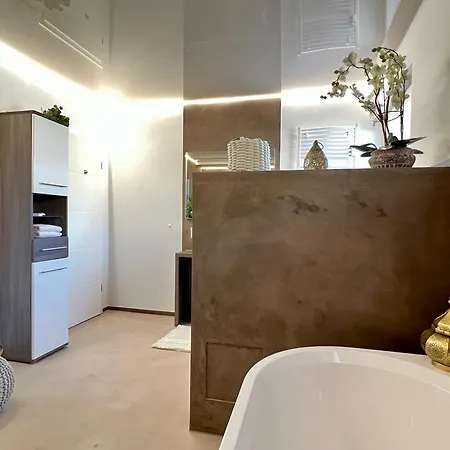 Zauberhafte Mit Wellness-bad Apartment